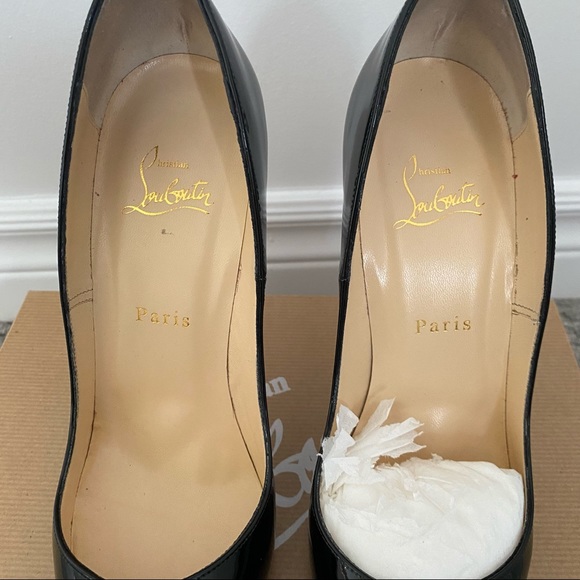 Christian Louboutin So Kate Heels - Picture 4 of 11